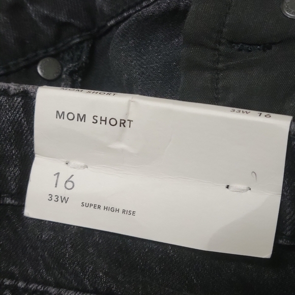 American Eagle NWT Super Hi Rise Mom shorts. - Picture 9 of 16